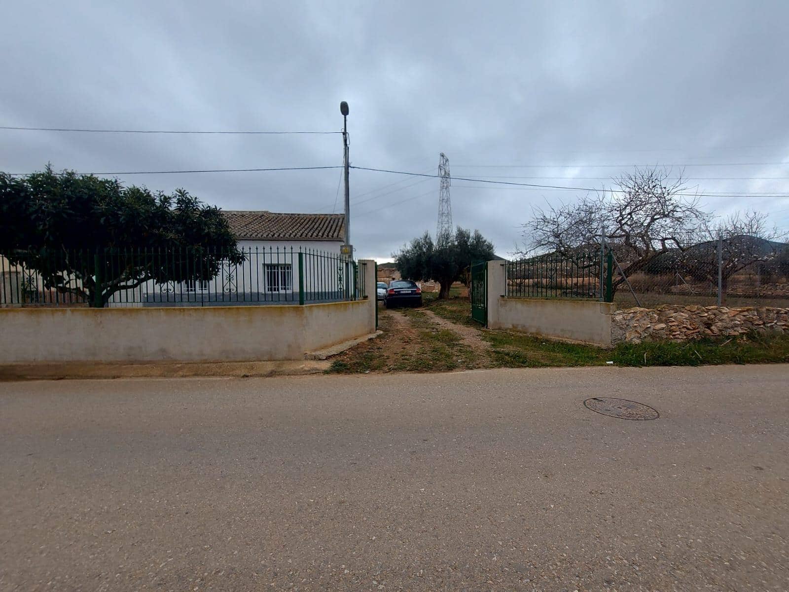 CASA CON TERRENO EN EL MINGRANO