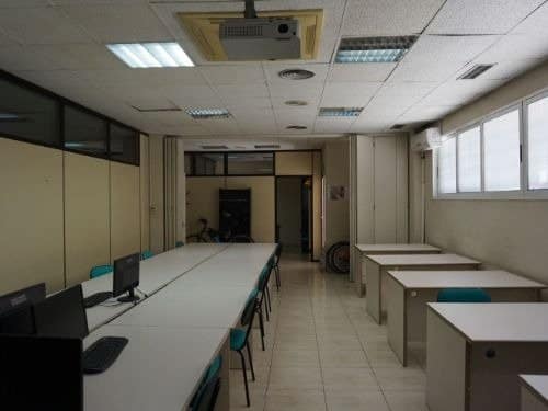Local arreglado junto Cuartel de Artilleria de Murcia